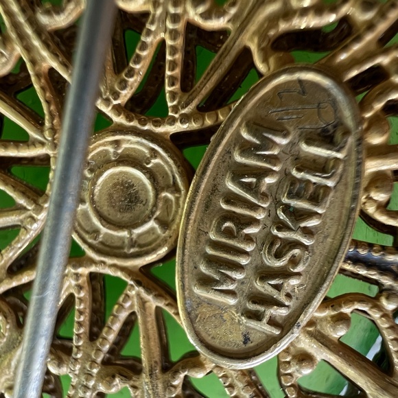 Miriam Haskell Vintage Brooch Marbelized Green Glass Cabochon & Filigree - Picture 8 of 11